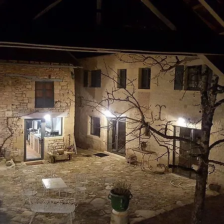 بيت للعطل Le Clos Des Songes *